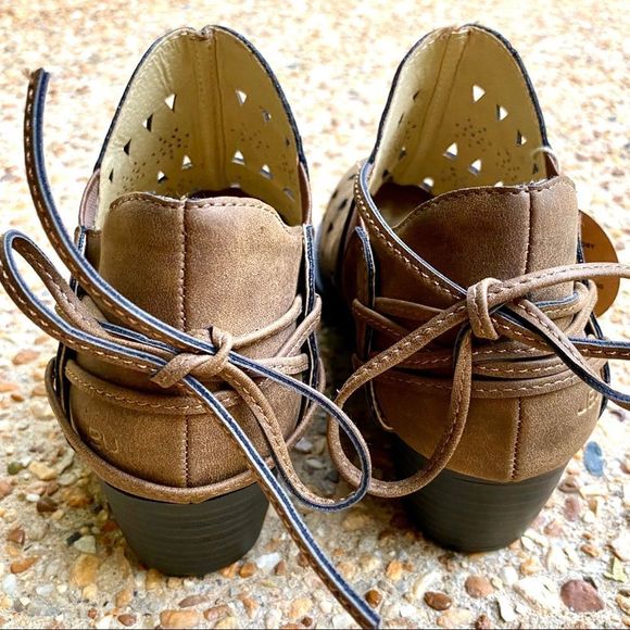 NWT JBU JAMBU Evelyn Brown Ankle Boots Laser Cut Size 6.5 - Picture 5 of 5